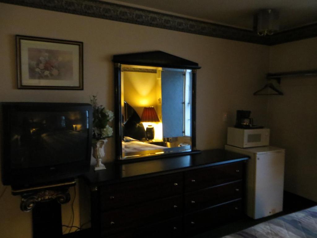 Hollywood Inn & Suites Gurnee Zewnętrze zdjęcie